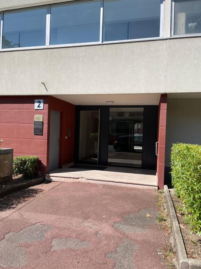 Appartement 3 Pieces Pour 1 A 5 Voyageurs Rillieux-la-Pape Екстериор снимка