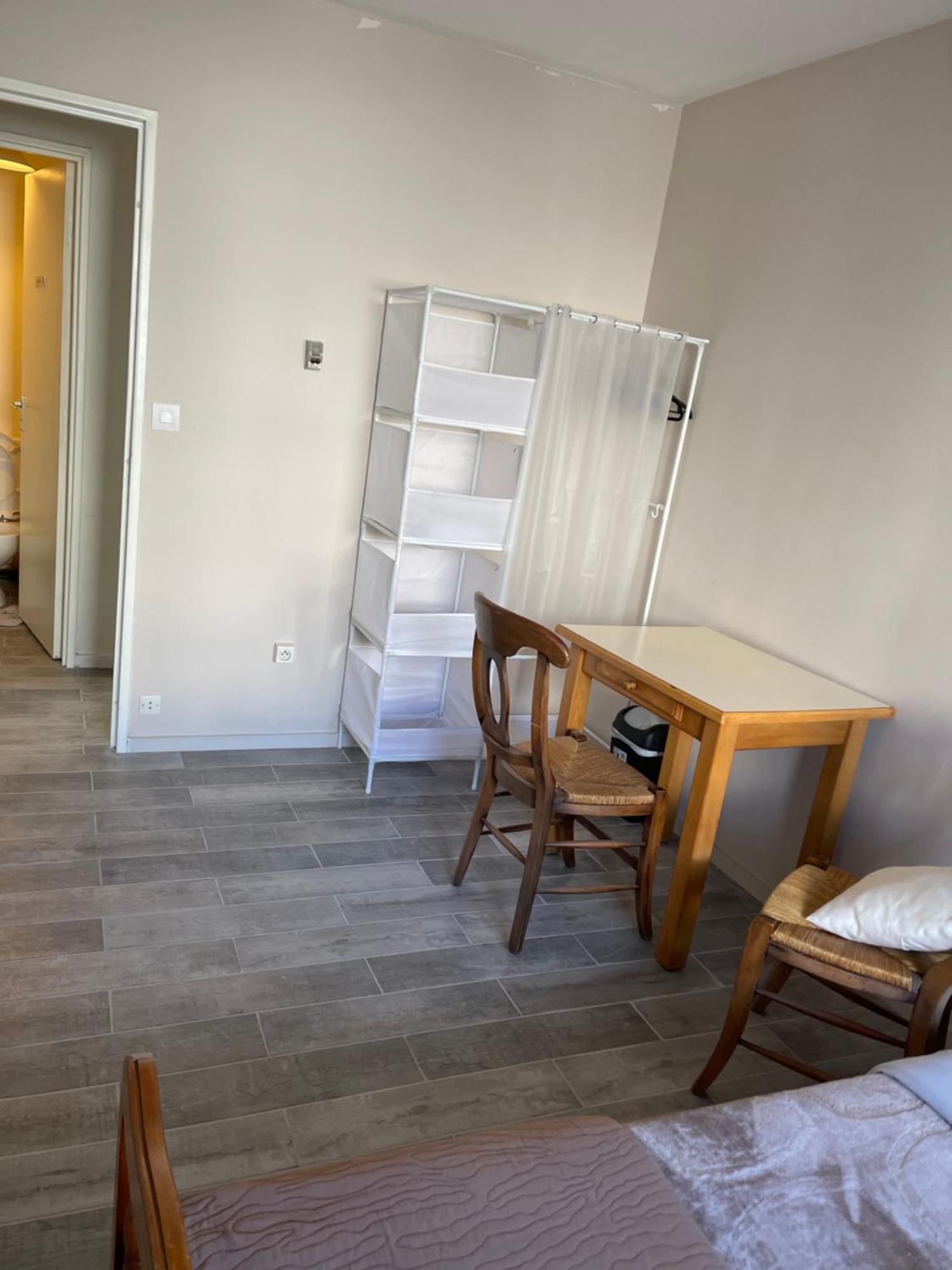 Appartement 3 Pieces Pour 1 A 5 Voyageurs Rillieux-la-Pape Екстериор снимка