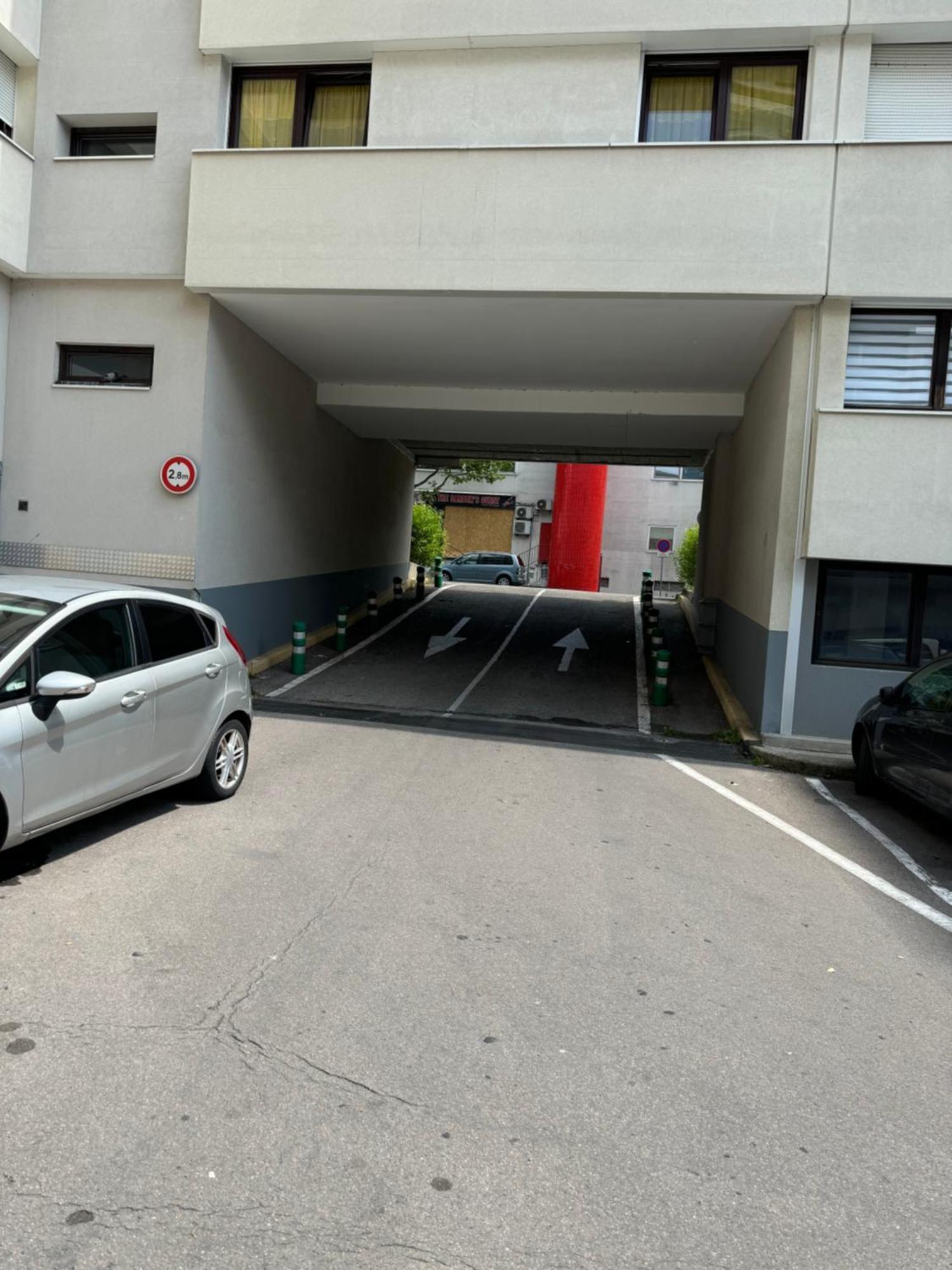 Appartement 3 Pieces Pour 1 A 5 Voyageurs Rillieux-la-Pape Екстериор снимка